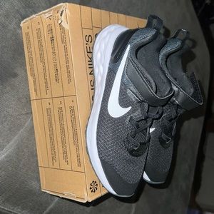 Boys Nike sneakers size 13.5